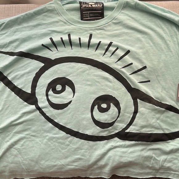 NWT Baby Yoda/Grogu Star Wars Disney Shirt - Picture 1 of 4